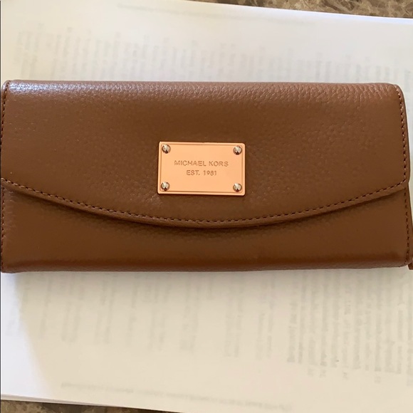 Michael Kors Handbags - Michael Kors Wallet